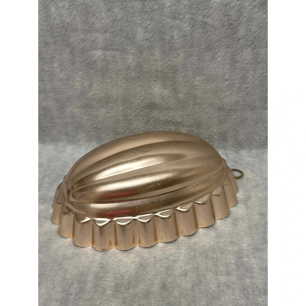 Vintage Oval Jello Mold Copper Tone Aluminum Ribbed Scalloped‎ Wall Decor